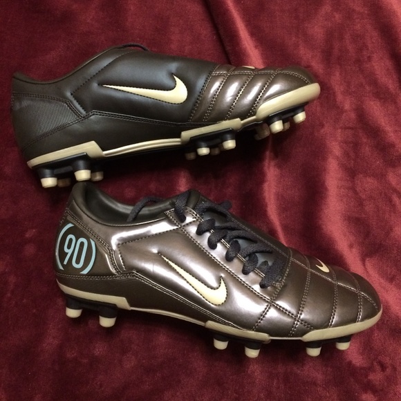 nike retro soccer cleats